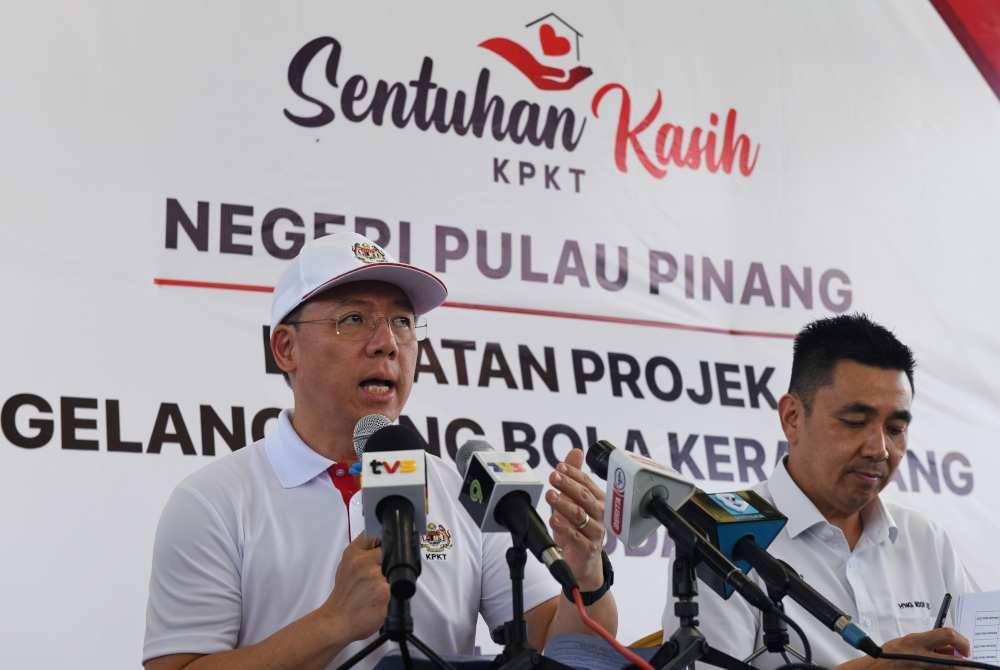 Kor Ming pada sidang media selepas majlis Sentuhan Kasih Kementerian Perumahan dan Kerajaan Tempatan (KPKT) di Gelanggang Bola Keranjang Sungai Udang, pada Selasa. Foto Bernama