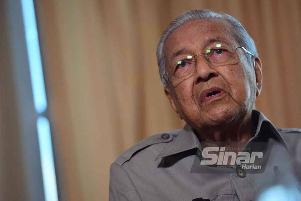 Dr Mahathir dalam Sembang Fireside Sinar Daily pada Selasa. FOTO: Asril Aswandi Shukor