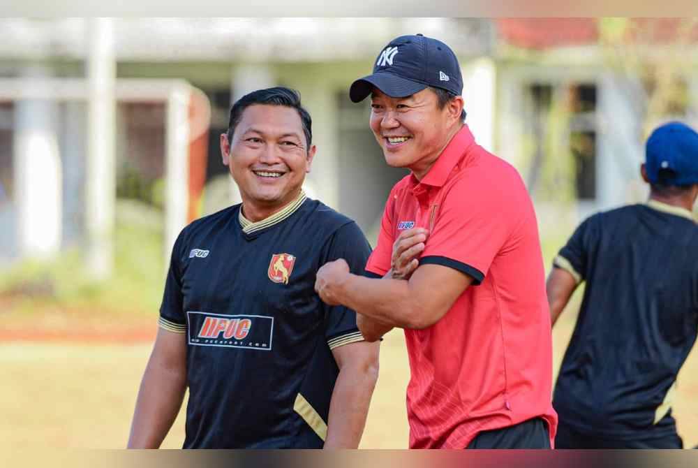 Park Jaehong (kanan) mahu barisan pemainnya mengurangkan kesilapan mudah aksi pusingan 16 Piala FA 2024 menentang JDT di Stadium Sultan Ibrahim pada Sabtu.