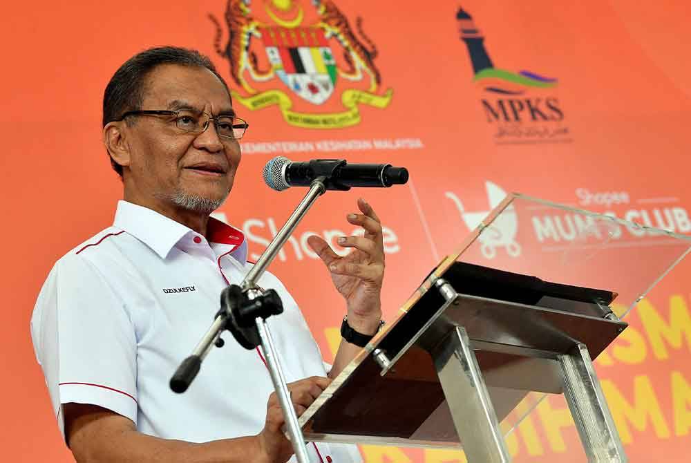 Menteri Kesihatan Datuk Seri Dr DZulkefly Ahmad ketika berucap pada Majlis Perasmian Pek Kasih Mama dengan kerjasama Shopee Malaysia di Dewan Perbandaran Kuala Selangor Puncak Alam pada Sabtu. Foto Bernama