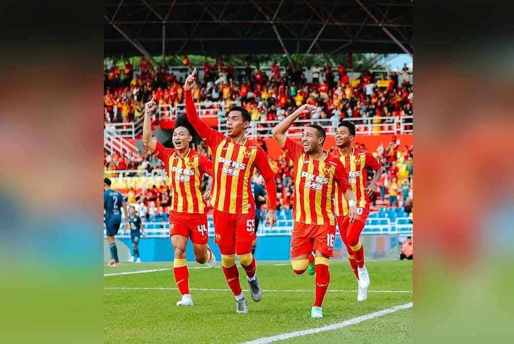 Para pemain meraikan kemenangan Selangor selepas menewaskan Negeri Sembilan 4-0 dalam aksi Piala FA di Petaling Jaya pada Sabtu. Foto Facebook Selangor FC