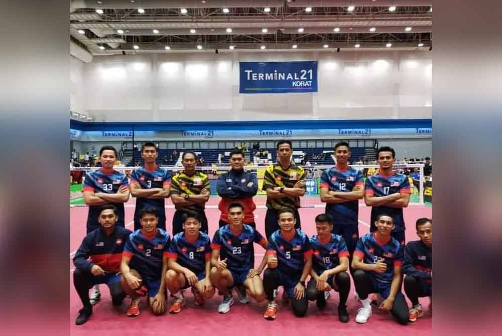 Regu negara ketika menggalas cabaran dalam Divisyen Premier Sepak Takraw Piala Raja Thai 2023.