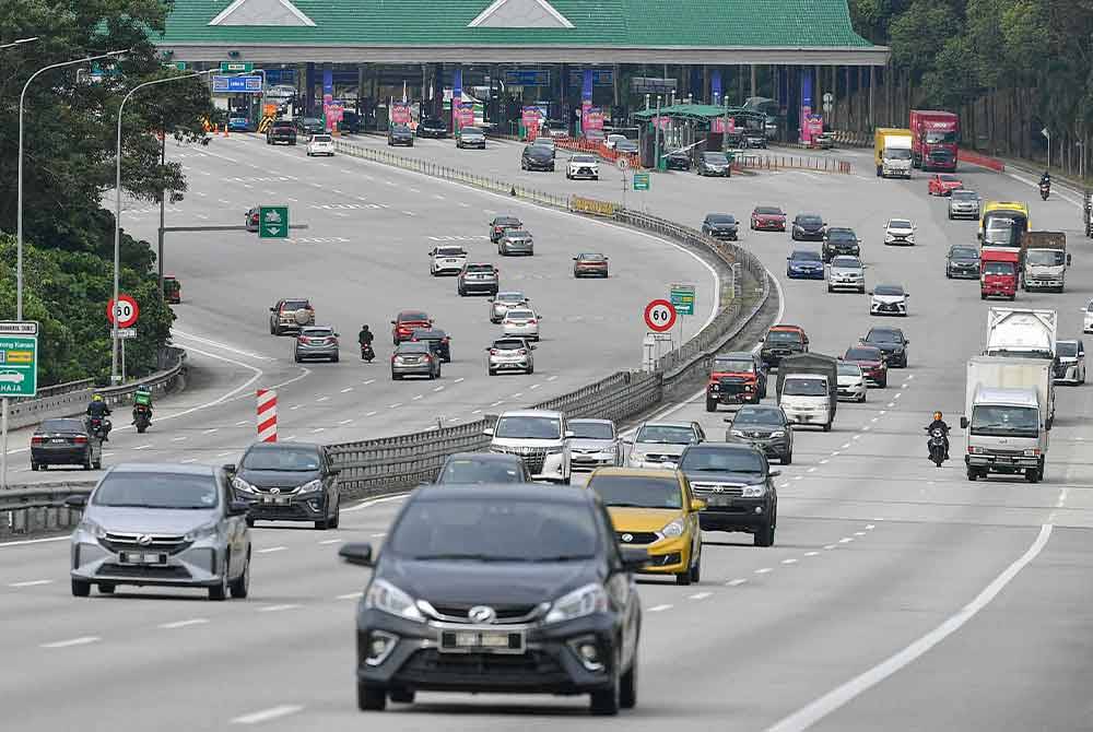 Keadaan aliran trafik berikutan orang ramai mula pulang ke kampung halaman sempena Hari Raya Aidiladha ketika tinjauan di Plaza Tol Duta pada Sabtu. Foto Bernama
--fotoBERNAMA (2024) HAK CIPTA TERPELIHARA