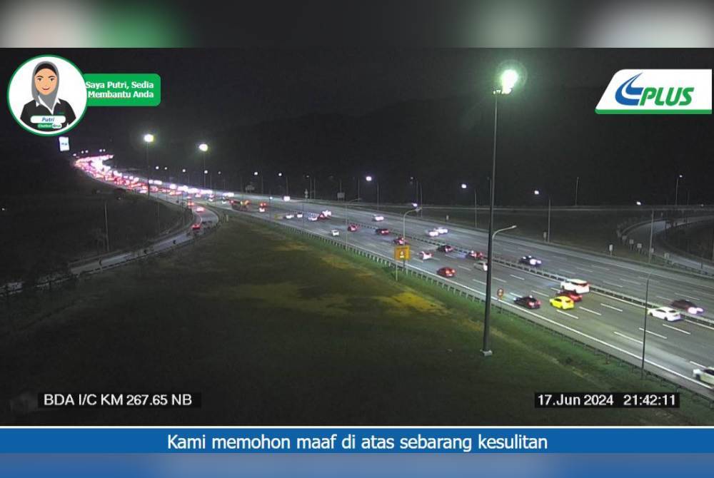 Aliran trafik perlahan di beberapa di lebuh raya utama malam ini. Foto Bernama