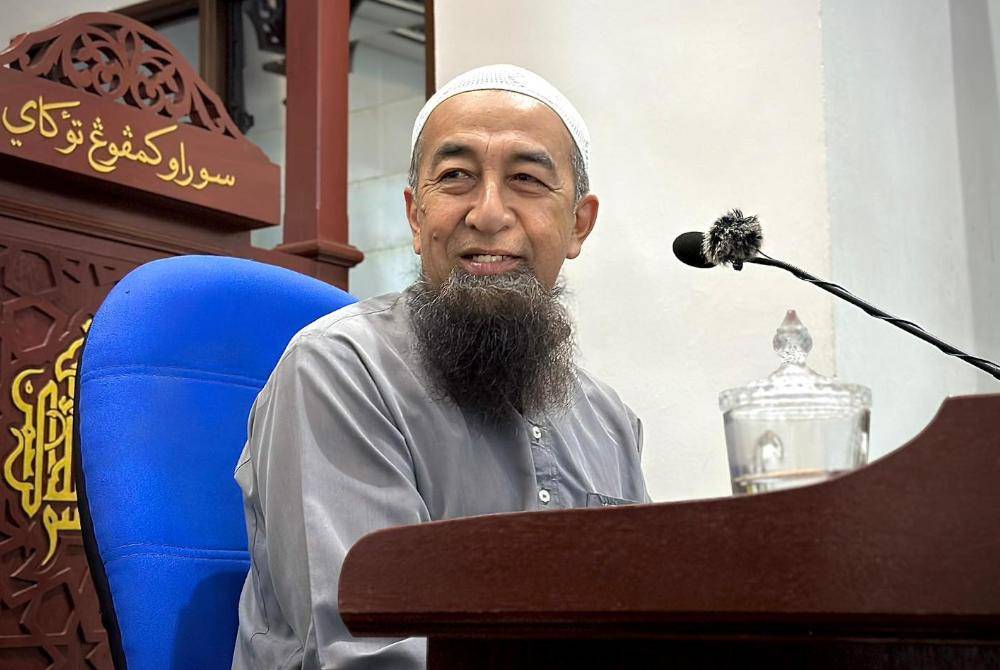 USTAZ AZHAR IDRUS