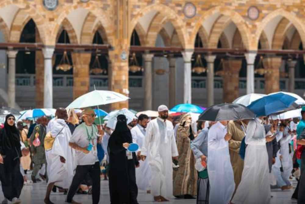 Musim haji tahun ini menyaksikan peningkatan yang ketara dari segi jumlah jemaah yang menunaikan ibadah haji dengan suhu panas sehingga mencecah 50 darjah Celcius di kota Mekah.(Gambar hiasan) Foto Kementerian Haji dan Umrah Arab Saudi