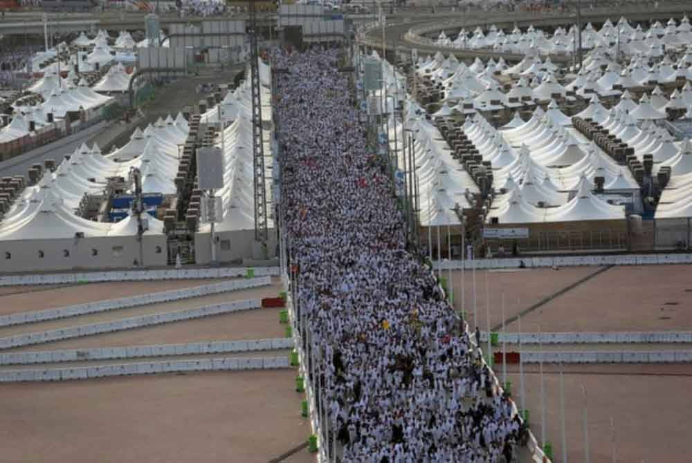 Keluasan tapak perkhemahan di Mina ditentu berdasarkan agihan Maktab oleh Kementerian Haji dan Umrah Arab Saudi.