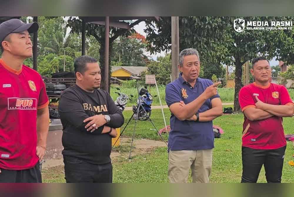 Mohd Rowi (dua,kiri) berharap dengan tawaran ganjaran yang diberikan akan memberi motivasi kepada barisan pemain dalam misi memburu kemenangan sulung dalam saingan musim ini.