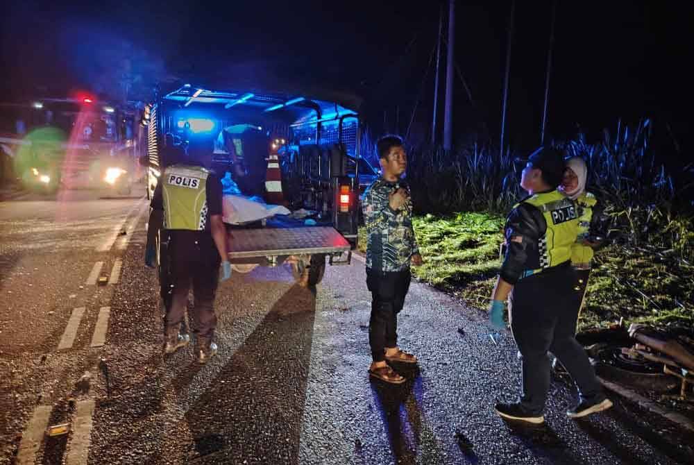 Mayat mangsa dibawa ke Unit Forensik Hospital Keningau oleh pihak polis.