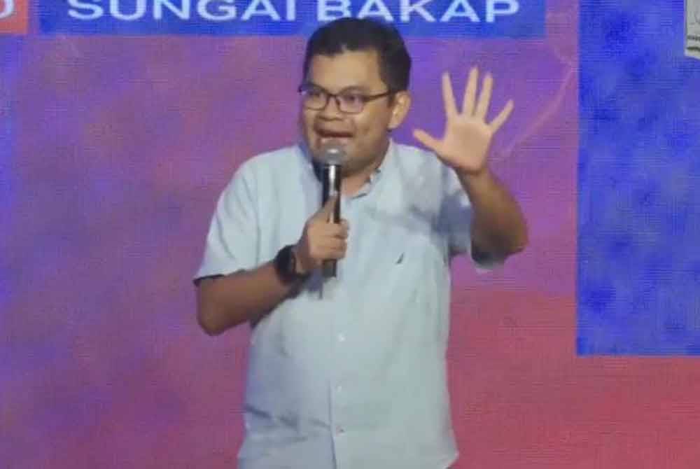 Akmal ketika ceramah perpaduan yang diadakan di Nibong Tebal, pada Ahad.