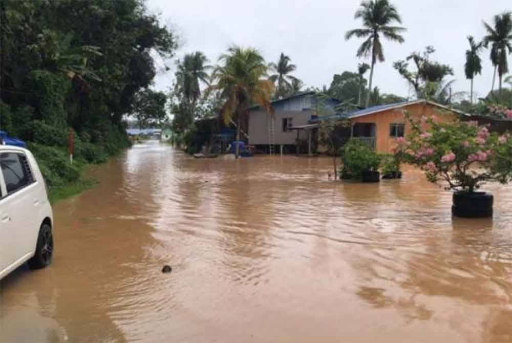 Tujuh kawasan hotspot banjir dikenal pasti iaitu di Jalan Lembah Poring, Kampung Baitam Baru, Kampung Ulu Baitam, Kampung Lampijas, Kampung Kayai, Kampung Jambatan Baru dan Jalan Balai Polis. Foto Facebook UPPM N. 31 Membakut