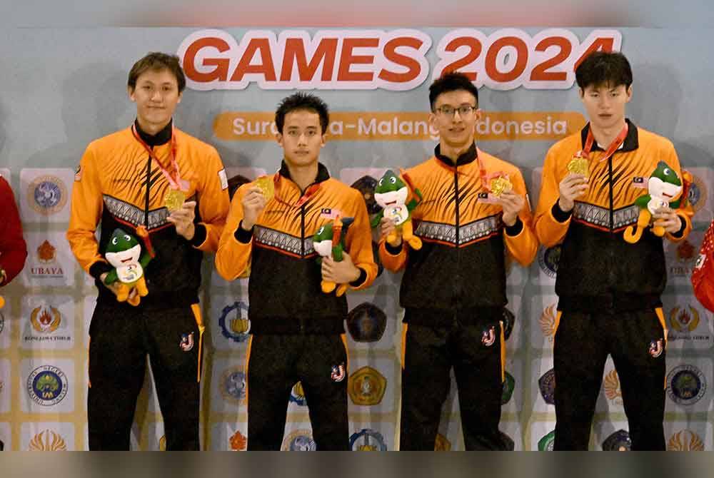 Kombinasi Terence, Zheng Yong, Puong Wei dan Khai Xin memastikan emas ketiga dari Terence Ng Shin Jian Low Zheng Yong, Hi Puong Wei dan Tan Khai Xin memastikan emas ketiga dari acara 4x200m gaya bebas lelaki.