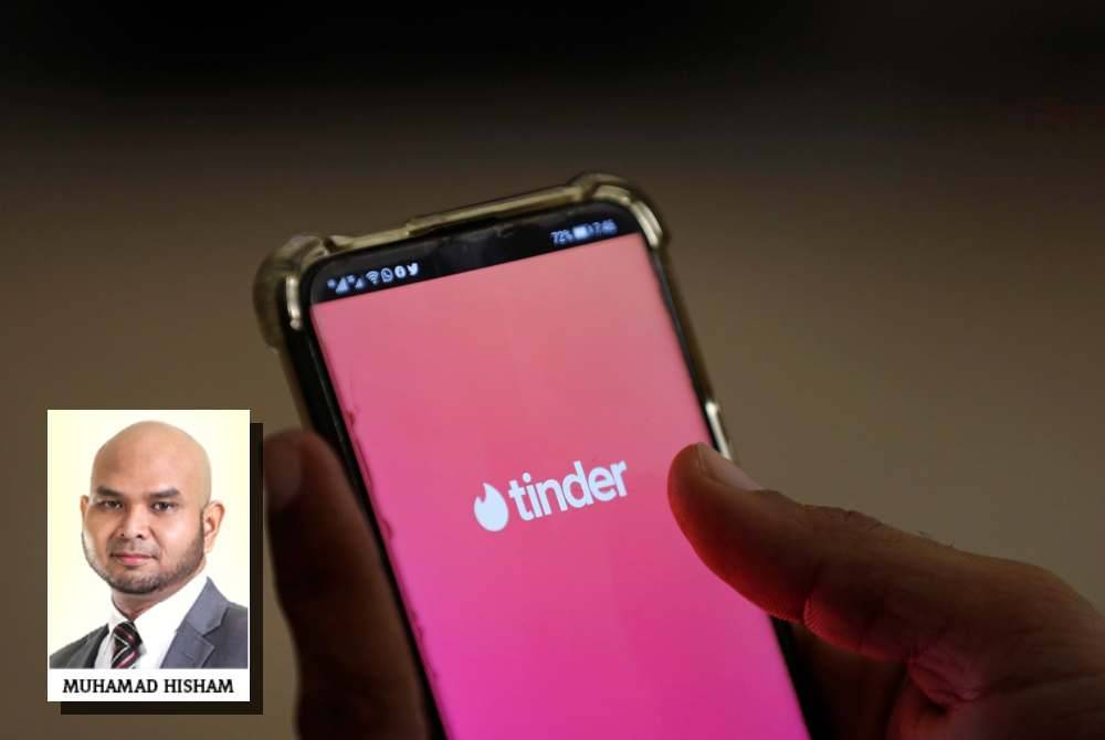 Tinder adalah antara aplikasi sosial paling popular di Malaysia. (Gambar kecil: Muhamad Hisham)