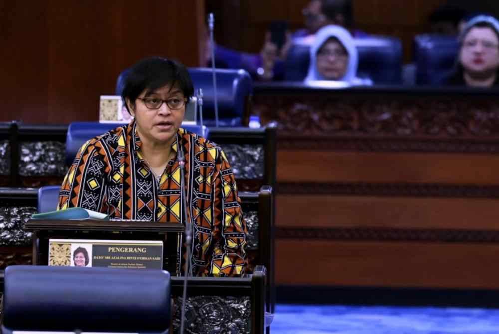 Azalina ketika Persidangan Dewan Rakyat sempena Mesyuarat Kedua, Penggal Ketiga Parlimen Kelima Belas di Bangunan Parlimen - Foto: Bernama