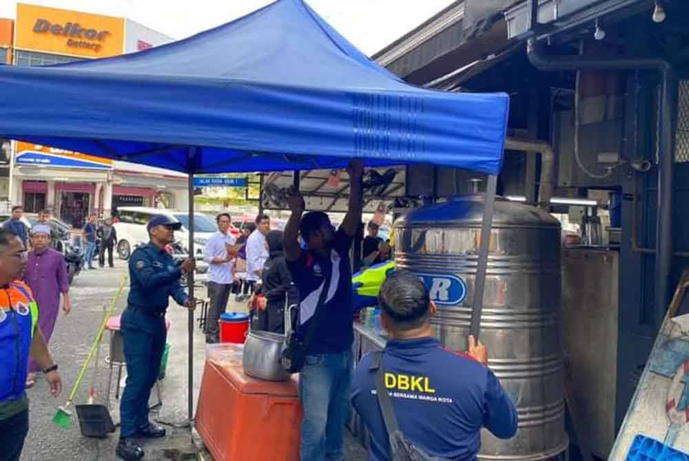 Barangan dan peralatan yang disita kemudiannya dihantar ke Stor Sitaan DBKL Jalan Lombong, Taman Miharja Cheras.