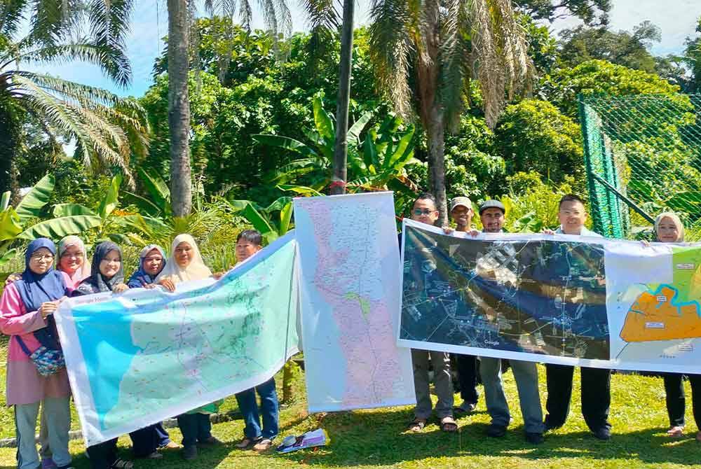 Penduduk di Mukim 5 Sungai Bakap berharap masalah air yang dihadapi mereka sejak lebih enam tahun lalu dapat diatasi dengan segera melalui rundingan membeli air bersih daripada loji rawatan air (LRA) Lubuk Buntar, Kedah.