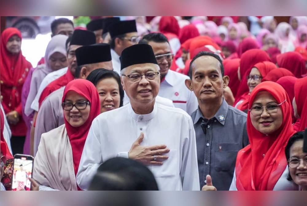 Ismail Sabri hadir bagi merasmikan Mesyuarat Perwakilan Wanita, Pemuda dan Puteri UMNO Bahagian Bera di Kompleks Rakan Muda Daerah Bera, Pahang pada Sabtu.