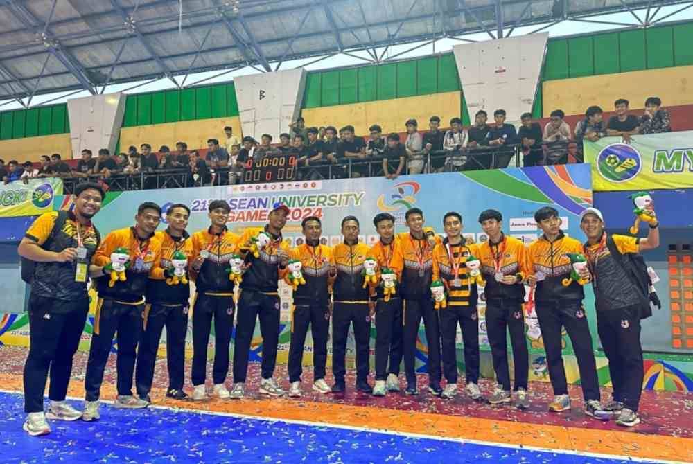 Skuad futsal negara memenangi pingat perak selepas tewas kepada Thailand dalam perlawanan akhir pada Ahad.