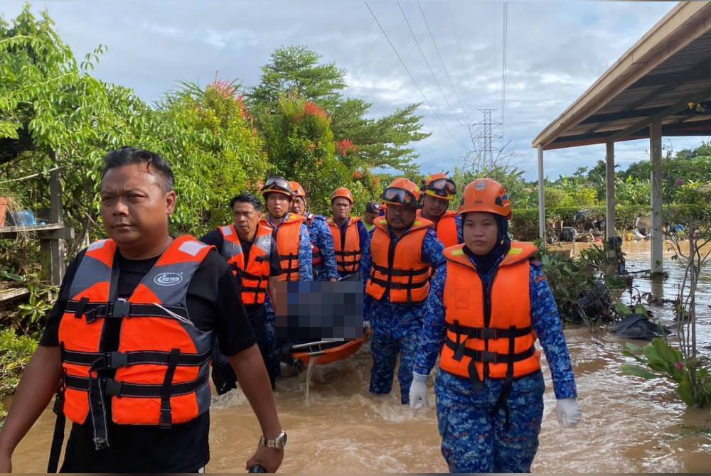 Mayat mangsa ditemukan kira-kira 500 meter dari lokasi kejadian selepas hanyut dibawa arus pada malam Ahad.