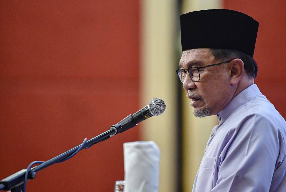 Anwar berucap pada Majlis Konvokesyen Khas Universiti Sains Islam Malaysia (USIM) di Pusat Dagangan Dunia Kuala Lumpur (WTCKL), pada Khamis.