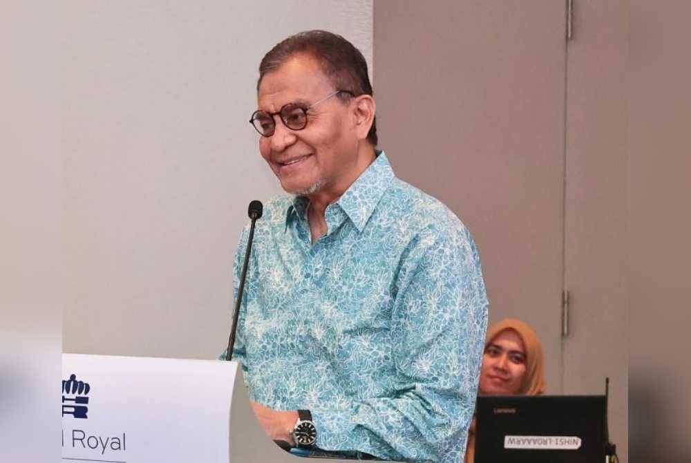 Dr Dzulkefly ketika mengadakan sesi dialog dengan para penyelidik dari Institut Penyelidikan Klinikal (ICR) dan rangkaian Pusat Penyelidikan Klinikal (CRC) seluruh negara. Foto FB Dr Dzulkefly