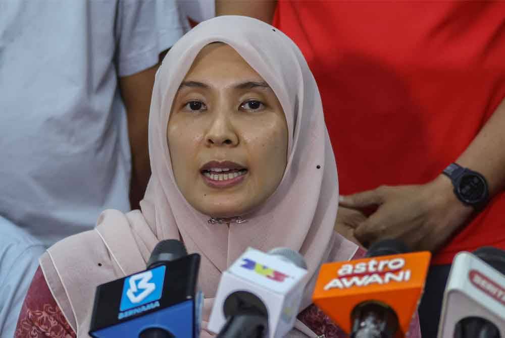 Naib Presiden Parti Keadilan Rakyat (PKR) Nurul Izzah Anwar bercakap pada sidang media selepas pengumuman keputusan Pilihan Raya Kecil (PRK) Sungai Bakap di Bilik Gerakan Utama Perpaduan Sungai Bakap malam ini. Foto Bernama