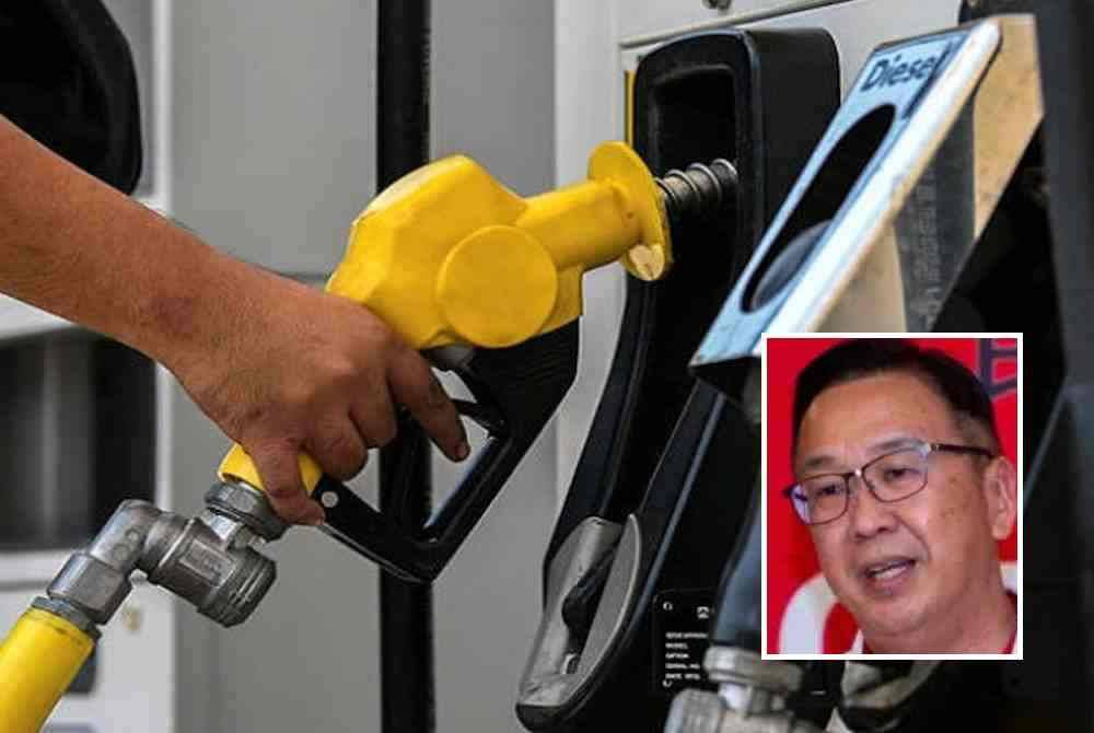 Dominic Lau (gambar kecil) bimbang Perdana Menteri, Datuk Seri Anwar Ibrahim tetap berkeras melaksanakan subsidi bersasar untuk petrol RON95 pada tahun ini. Gambar hiasan