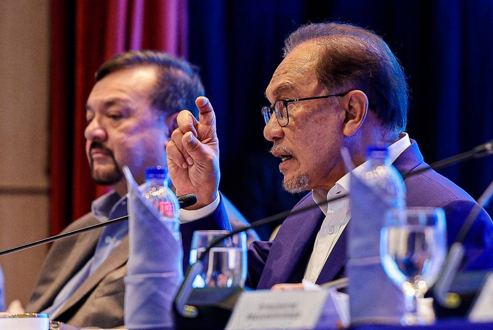 Perdana Menteri yang juga Menteri Kewangan Datuk Seri Anwar Ibrahim ketika berucap pada Majlis Libat Urus Belanjawan 2025 di Kementerian Kewangan pada Selasa. Foto Bernama