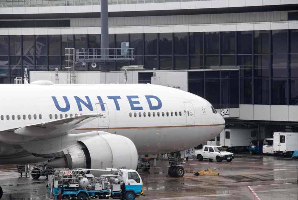 Pesawat United Airlines mendarat cemas di Denver selepas roda tercabut semasa berlepas dari Lapangan Terbang Antarabangsa Los Angeles. Foto hiasan 123RF