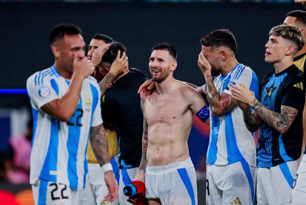 Messi (tengah) meledak satu gol ketika memacu Argentina mara ke final Copa America selepas menewaskan Kanada 2-0 dalam aksi separuh akhir pada Rabu. Foto EPA