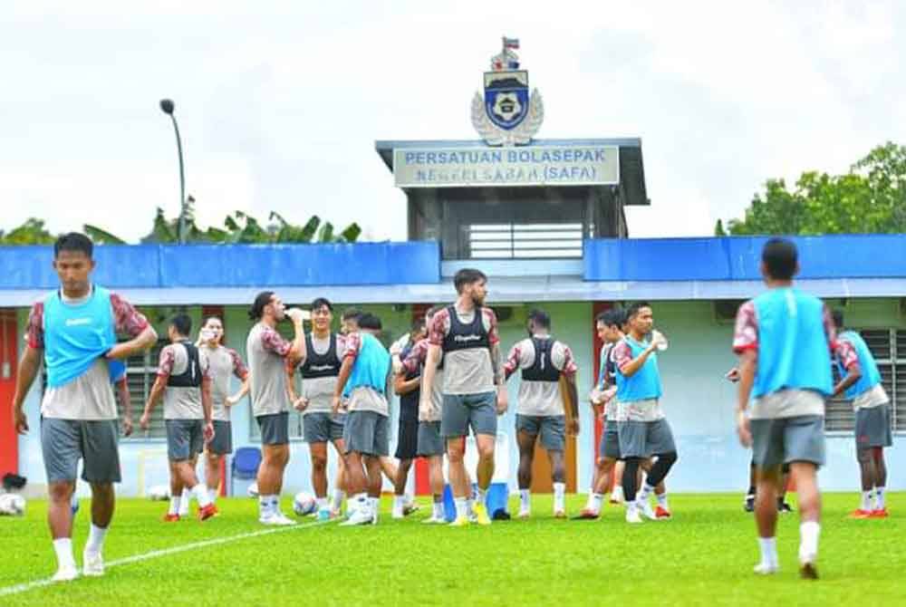 Pemain-pemain Sabah giat menjalani latihan sebagai persediaan berdepan JDT.