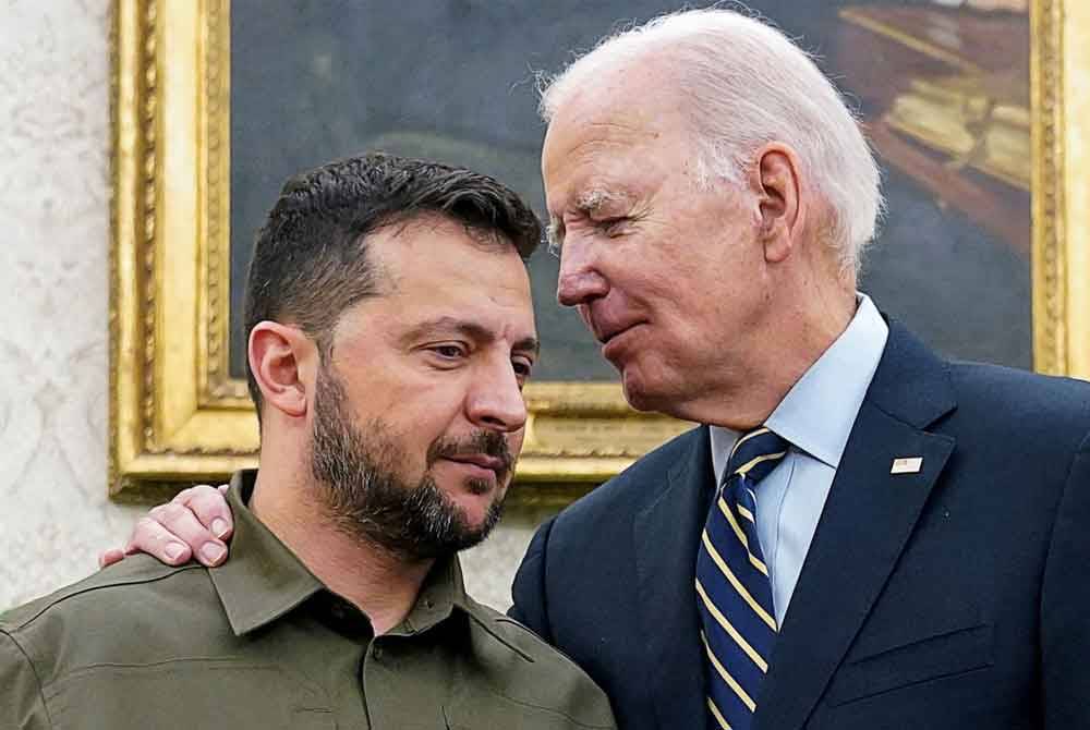 Biden tersasul ketika merujuk Presiden Ukraine, Volodymyr Zelenskyy sebagai "Presiden Putin" ketika sidang media di Washington selepas sidang kemuncak pemimpin-pemimpin Pertubuhan Perjanjian Atlantik Utara (NATO) pada Khamis.