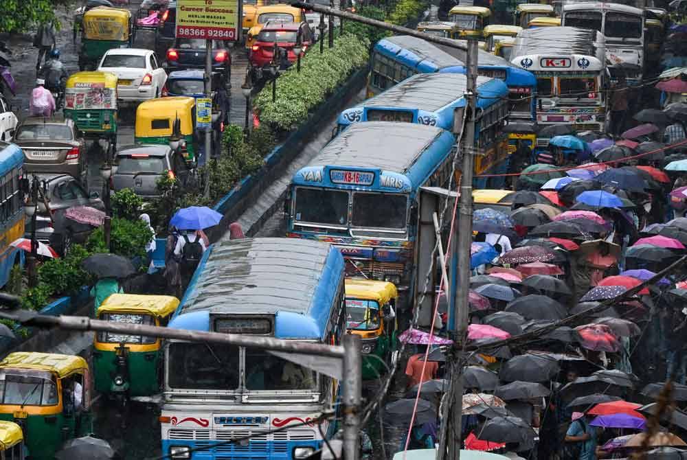 Populasi di India dijangka kekal sebagai terbesar di dunia sepanjang abad ini. Foto AFP