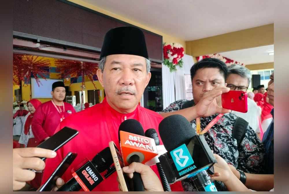 Mohamad pada sidang akhbar selepas merasmikan Mesyuarat Perwakilan UMNO Bahagian Tenggara di Dewan Sri Sayong, Felda Sungai Sayong, Tenggara di sini, pada Sabtu.