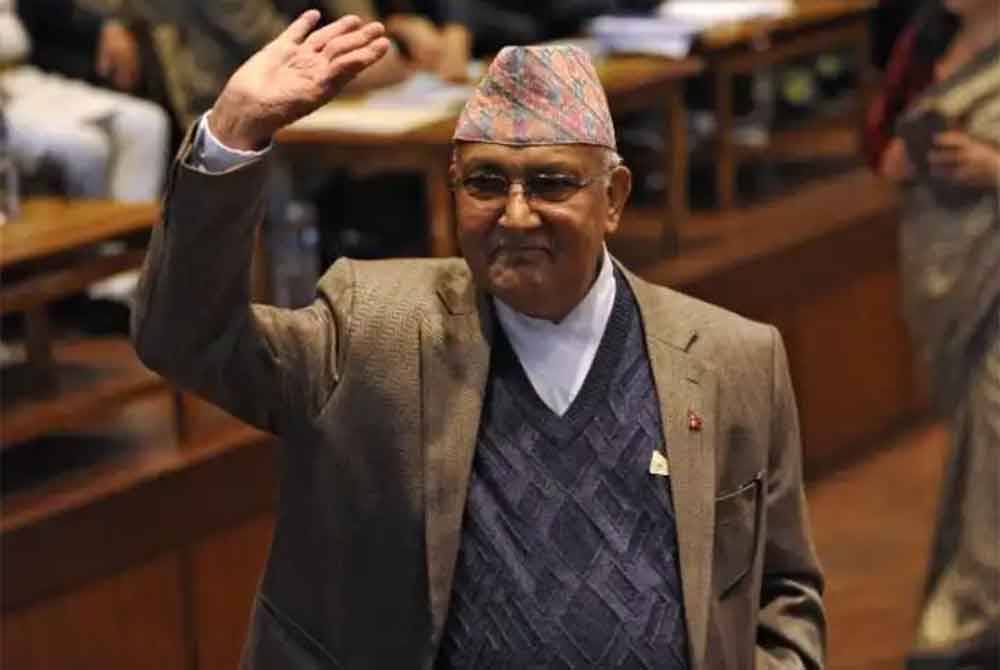 KP Sharma mengangkat sumpah sebagai Perdana Menteri baharu Nepal. Foto AFP