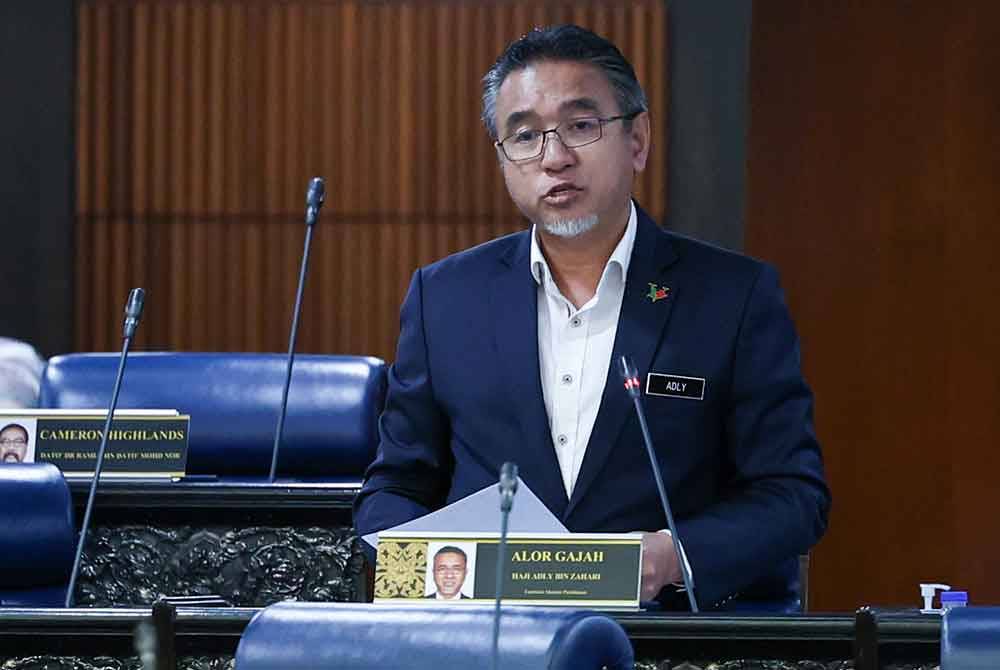 Adly pada Persidangan Dewan Rakyat sempena Mesyuarat Kedua, Penggal Ketiga Parlimen Kelima Belas di Bangunan Parlimen pada Selasa. Foto Bernama