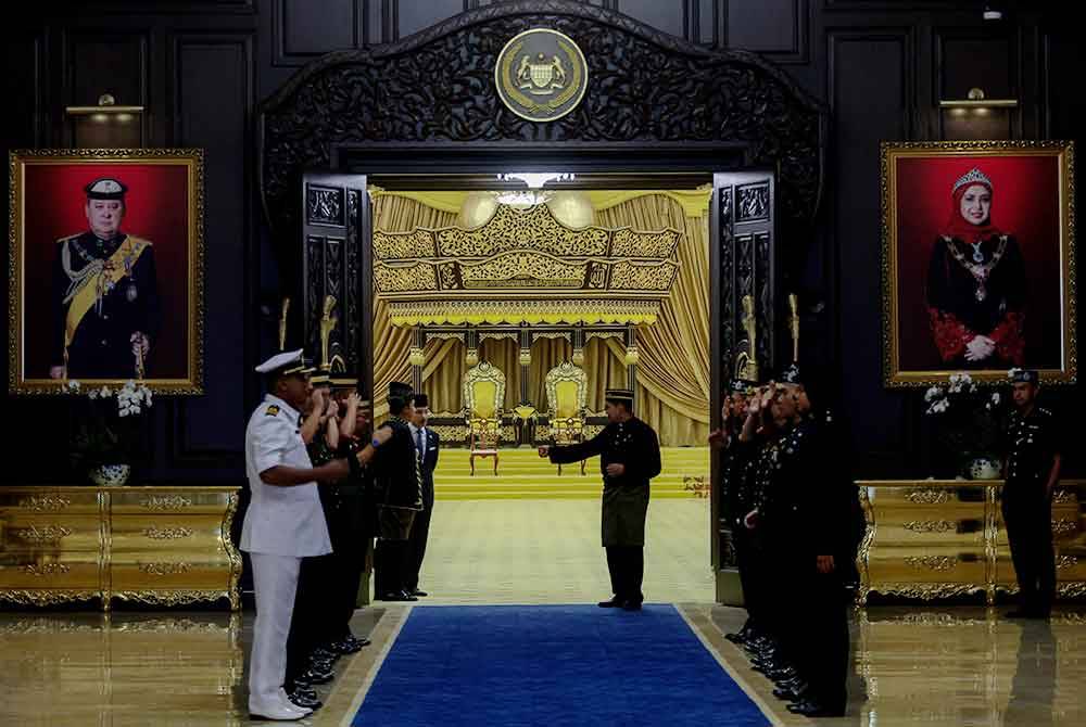 Suasana sekitar sesi raptai Istiadat Pertabalan Yang di-Pertuan Agong ke-17 Sultan Ibrahim yang akan berlangsung hari ini di Istana Negara. Foto Bernama