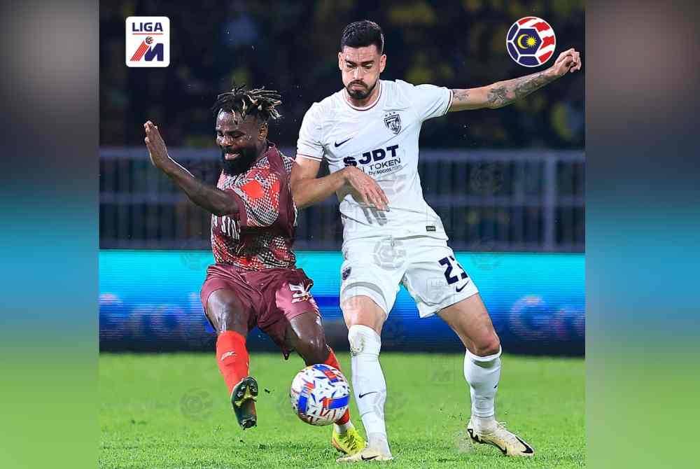 Habib Haroon (kiri) menjaringkan gol tunggal buat KDA FC yang tewas 1-2 kepada JDT pada separuh akhir pertama Piala FA di Alor Setar pada malam Jumaat. Foto Malaysian Football League