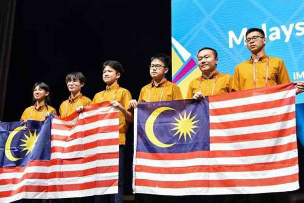 Enam pelajar mencipta rekod apabila pertama kalinya kesemua peserta dari Malaysia memenangi pingat dalam Pertandingan Olimpiad Matematik Antarabangsa Dunia yang berlangsung di United Kingdom. - Foto: Olimpiad Matematik Malaysia