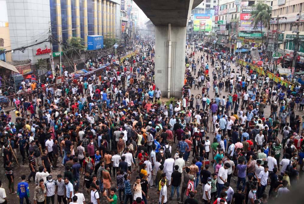 Sebuah mahkamah tinggi Bangladesh pada Ahad telah membatalkan keputusan untuk memperkenalkan semula sistem kuota perkhidmatan awam susulan protes besar-besaran membantah rancangan itu. Foto AFP