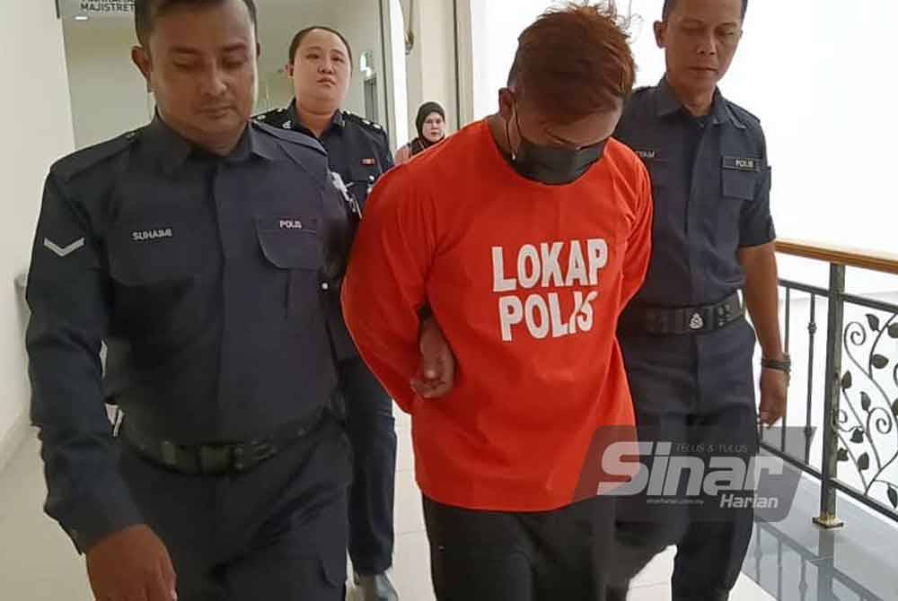 Muhammad Hafizul didakwa atas pertuduhan melakukan amang seksual dan merogol seorang kanak-kanak perempuan di Mahkamah Sesyen, Muar, pada Isnin.