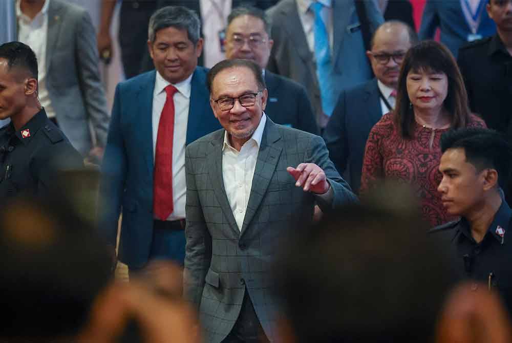 Anwar hadir pada majlis Perasmian Persidangan Cukai Kebangsaan 2024 di Kuala Lumpur pada Isnin.