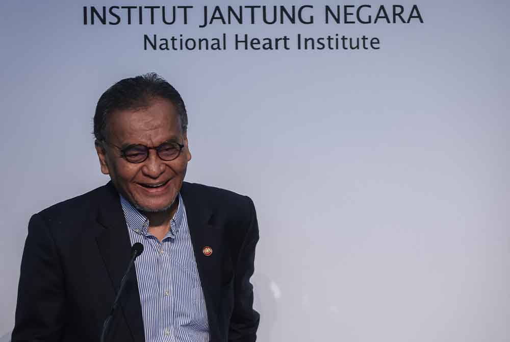 Dr Dzulkefly menyampaikan ucapan pada pengumuman CRRC di IJN pada Isnin. Foto Bernama