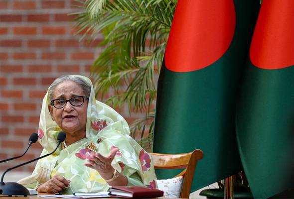 Sheikh Hasina berkata perintah berkurung akan ditarik semula apabila situasi semakin pulih. - Foto Reuters