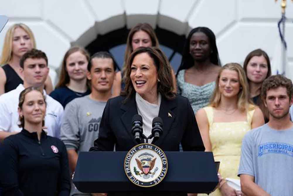 Harris berucap di White House ketika acara bersama atlet NCAA dalam penampilan umum pertamanya sejak Biden mengumumkan penarikan diri daripada kempen Presiden. Foto AP