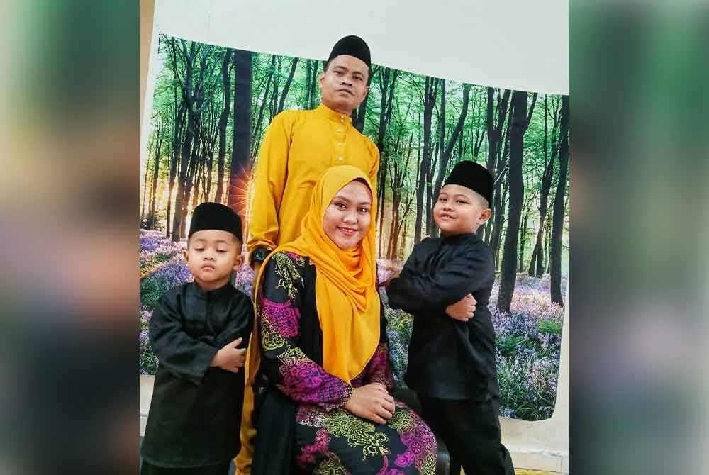 Muhamad Isyam (berdiri) dan anaknya, Muhammad Aisy Afnan (kanan) maut manakala isterinya, Munirah dan Muhammad Umar masing-masing mengalami kecederaan selepas terbabit kemalangan di KM18 Jalan Jerantut-Temerloh pada Isnin.