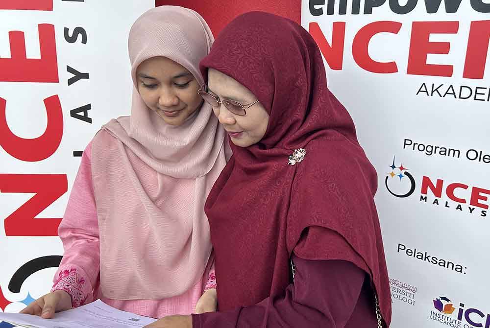 Nurul Aziyana menghadiahkan kejayaan keputusan 9A SPM 2023 buat ibunya Norizan yang menjadi tulang belakangnya setelah kematian bapa.