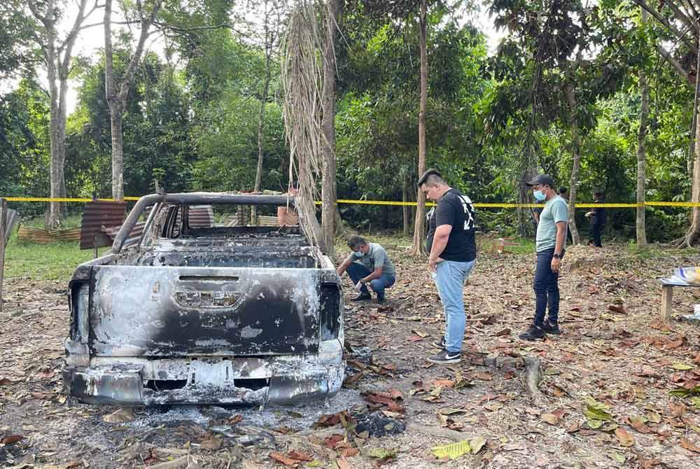 Pacuan empat roda terbakar membawa kepada penemuan mayat lelaki dipercayai dibunuh dalam kejadian di kawasan semak berhampiran ladang di Kampung Sungai Memanjang, Sandakan.