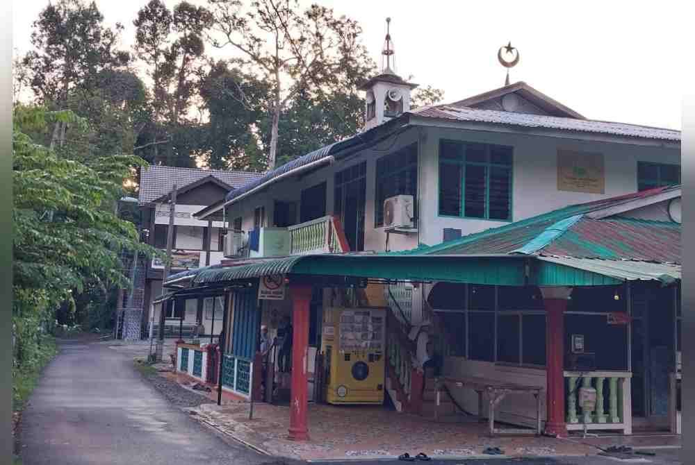 Masjid MTQIKHWAN yang perlu dinaik taraf untuk menampung jemaah yang semakin ramai. Foto Mahaad Tahfiz Al Ikhwan