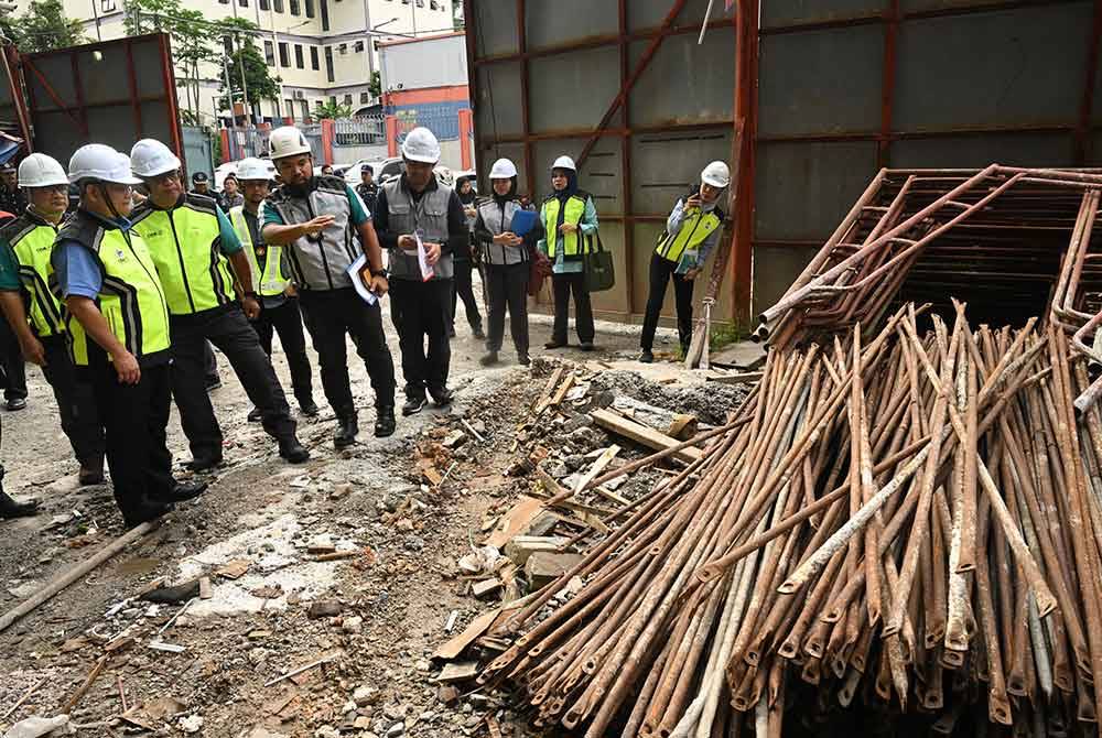 CIDB menjalankan pemeriksaan di tapak pembinaan bagi memastikan tiada sebarang unsur rasuah dan ketelusan pengurusan.